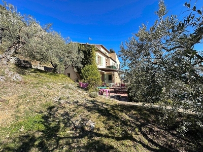 Maison de luxe 4 chambres en vente à Volx, Provence-Alpes-Côte d'Azur