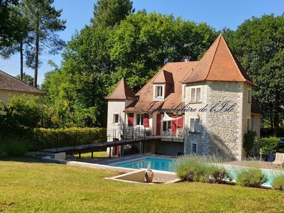 Maison de luxe de 8 pièces en vente à Chancelade, France