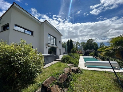 Maison de prestige en vente La Roche-Noire, Auvergne-Rhône-Alpes