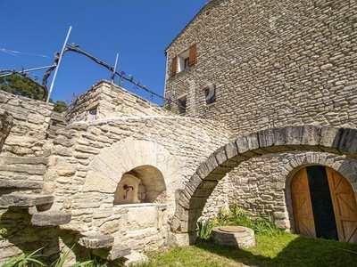 Villa de luxe de 7 pièces en vente Saumane-de-Vaucluse, Provence-Alpes-Côte d'Azur