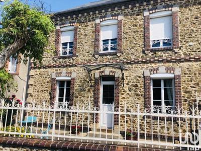 Maison 4 pièces de 92 m² à Gouville-sur-Mer (50560)