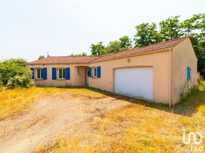 Maison 6 pièces de 107 m² à Nalliers (85370)