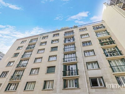 Appartement de 3 pièces de luxe en vente à Montmartre, Abbesses, Grandes-Carrières, France