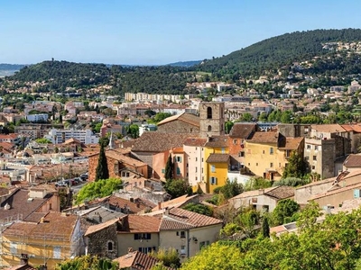 Appartement de 4 pièces de luxe en vente à Solliés Farlède, Provence-Alpes-Côte d'Azur