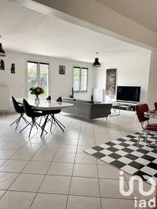 Maison 7 pièces de 152 m² à Saint-Pierre-du-Perray (91280)