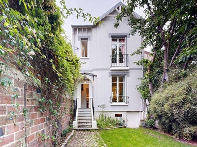 Maison de 5 chambres de luxe en vente à Colombes, France