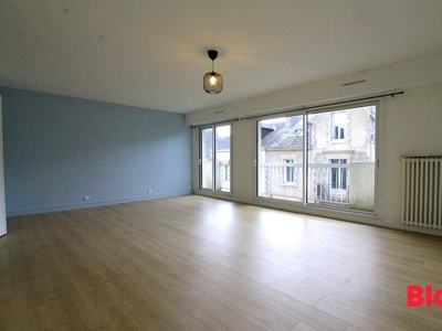 Nantes Saint-Pasquier, à vendre appartement 2 chambres, très bon état, cave, garage, asc, balcon