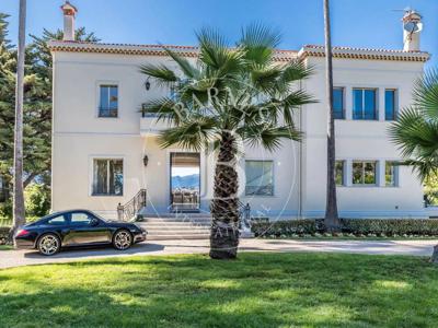 Maison de luxe de 13 pièces en vente à Antibes, Provence-Alpes-Côte d'Azur