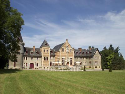 Castle for sale in Moulins, Auvergne