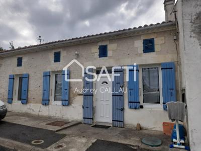 Maison à un SAINT-GEORGES-DES-AGOUTS de 120m²