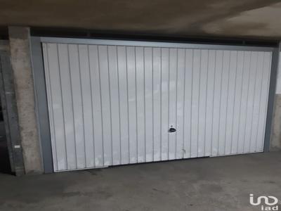 Parking/garage/box de 12 m² à Évry (91000)