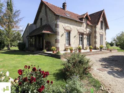 Vente maison 7 pièces 174 m² Saint-Maurice-sur-Aveyron (45230)