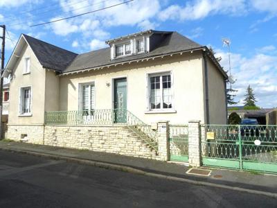 Vente maison 8 pièces 203 m² Thouars (79100)