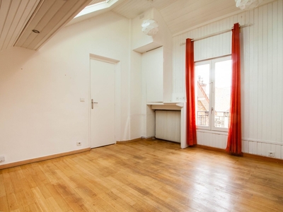 Appartement 3 pièces de 46 m² à Chaville (92370)