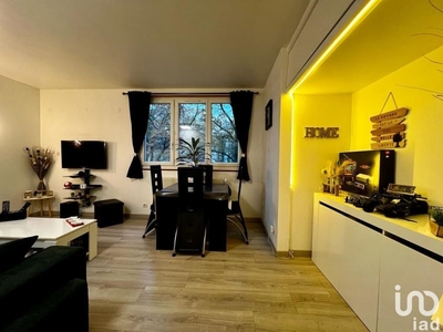 Appartement 3 pièces de 54 m² à Sainte-Geneviève-des-Bois (91700)