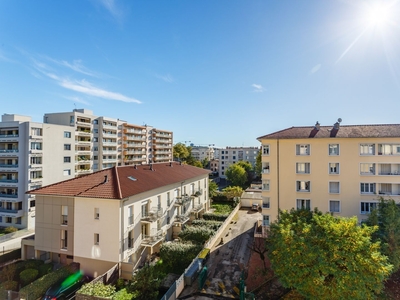 Appartement 3 pièces de 55 m² à Lyon (69008)