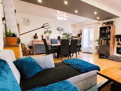 Appartement 4 pièces de 67 m² à Villars-Colmars (04370)
