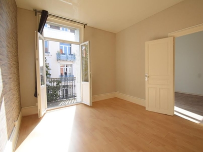 Location appartement 3 pièces 58.09 m²