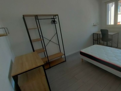 Location meublée appartement 5 pièces 105.24 m²