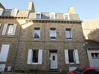 Maison 11 pièces de 224 m² à Saint-Brieuc (22000)
