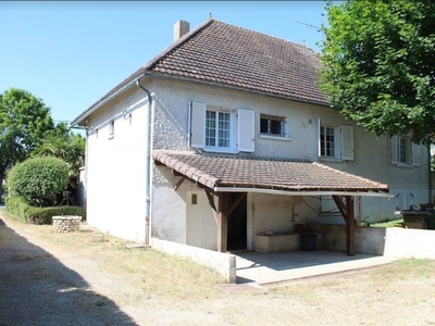 Maison 5 pièces de 115 m² à Usson-du-Poitou (86350)