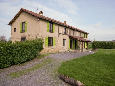 Maison 7 pièces de 300 m² à Saint-Sever-de-Rustan (65140)