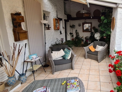 Maison traditionnelle 7 pièces de 214 m² à Mouzillon (44330)