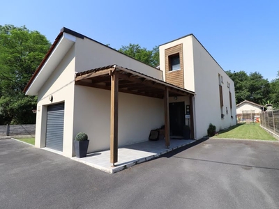 Vente maison 5 pièces 142 m²