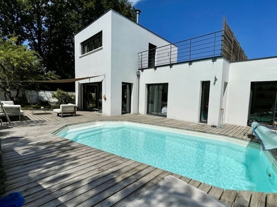 Vente maison 5 pièces 153 m²