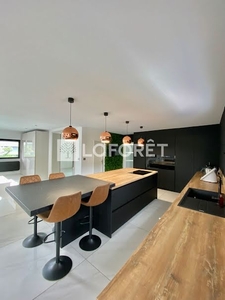 Vente maison 6 pièces 211 m²