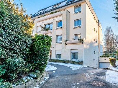 Appartement 3 pièces de 77 m² à LE CHESNAY-ROCQUENCOURT (78150)