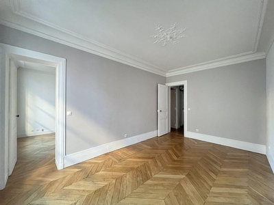 3 room luxury Apartment for sale in Monceau, Courcelles, Ternes, Paris, Île-de-France