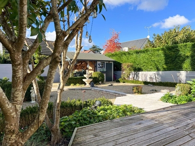 Maison de luxe de 6 pièces en vente à Saint-Jean-de-Braye, France