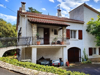 Maison traditionnelle 10 pièces de 232 m² à Bédarieux (34600)