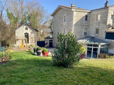 8 room luxury Villa for sale in Niort, Nouvelle-Aquitaine