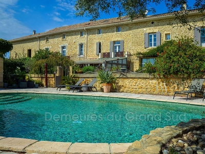 Villa de luxe de 18 pièces en vente Roquemaure, Occitanie
