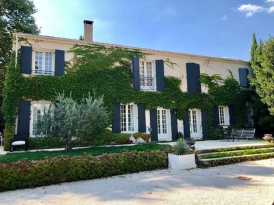 Villa de luxe de 8 pièces en vente Aix-en-Provence, Provence-Alpes-Côte d'Azur