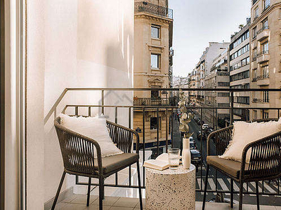 Studio meublé avec terrasse et ascenseur(Paris 16°)