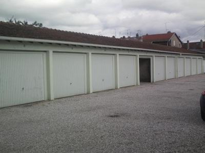 Garage-parking à Thaon-les-Vosges