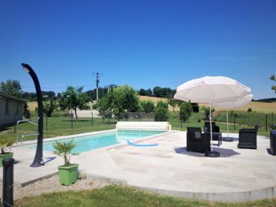 Gîte familial en pleine campagne avec piscine chaufée commune et mini ferme ludique (Monclar ; Lot & Garonne)