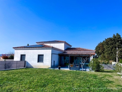 Maison de 7 pièces de luxe en vente à Camaret-sur-Aigues, Provence-Alpes-Côte d'Azur