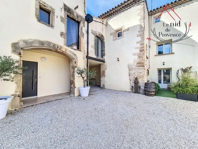 Maison de luxe en vente à L'Isle-sur-la-Sorgue, Provence-Alpes-Côte d'Azur