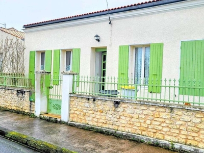 Vente maison 4 pièces 123 m² Rochefort (17300)