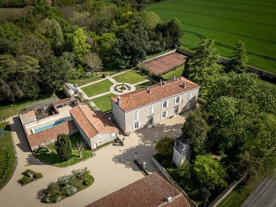 Villa de 12 pièces de luxe en vente Fontenay-le-Comte, Pays de la Loire