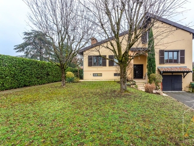 Maison de luxe de 8 chambres en vente à Charly, France