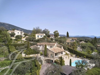Maison de 8 pièces de luxe en vente à Le Rouret, Provence-Alpes-Côte d'Azur