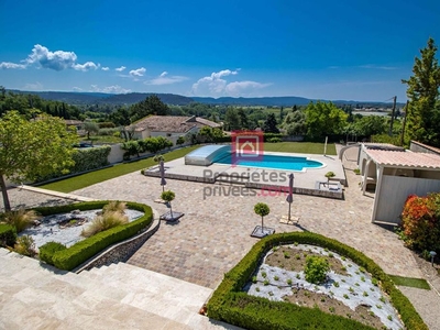Luxury House for sale in Mazan, French Riviera