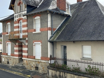 Vente maison 7 pièces 195 m² Dangé-Saint-Romain (86220)