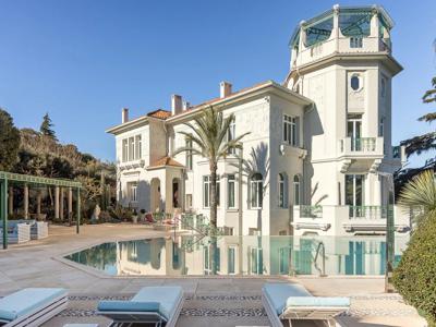 Maison de luxe de 15 pièces en vente à Antibes, Provence-Alpes-Côte d'Azur