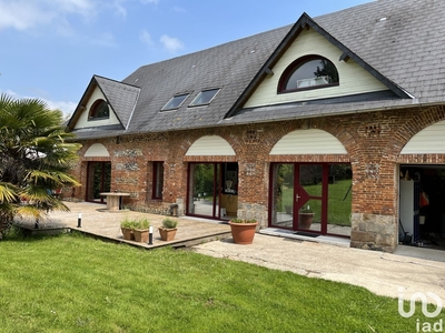 Maison 6 pièces de 250 m² à Val-de-Saâne (76890)